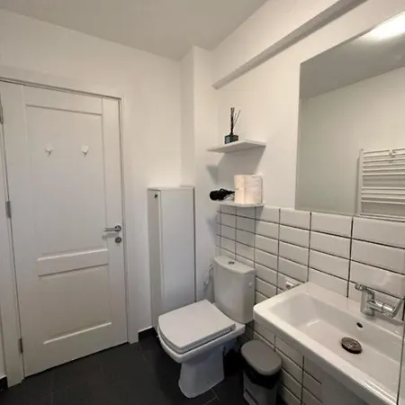 Apartment Escape Lounge